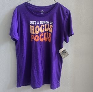 Celebrate purple short sleeved halloween t-shirt size med 8/10